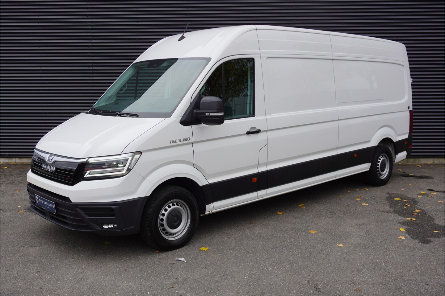 MAN TGE - 180pk Automaat L4H3/L3H2 LED Trekhaak Camera Parkeensensoren Navigatie Standkachel Cruise - AutoWereld.nl