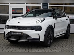 Lynk & Co 01 - 1.5 More | Panoramadak | Stoel- stuurverwarming | 360° Camera | Adaptive Cruise Control |