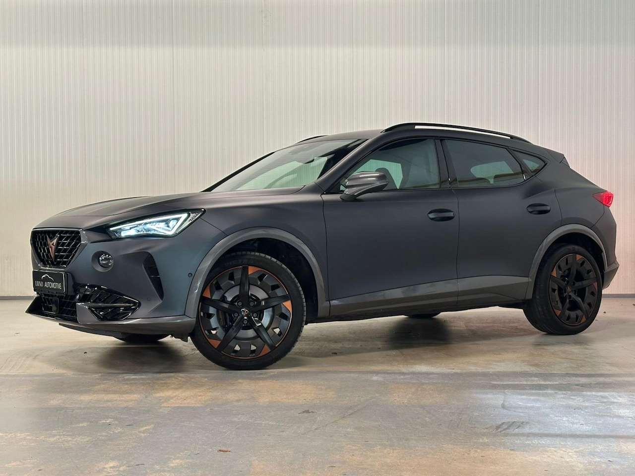 CUPRA Formentor - 2.0 TSI 4DRIVE VZ | AMBIANCE | LEDER | CAMERA | MAT BLAUW - AutoWereld.nl