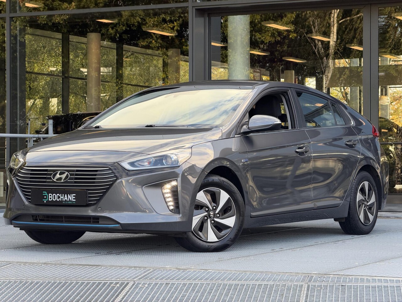 Hyundai IONIQ - 1.6 GDi Comfort Automaat 141PK | Adaptieve Cruise Control | Navigatie | Carplay | Achterui - AutoWereld.nl