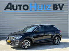 Volkswagen T-Roc - 1.5 TSI Sport R-Line Trekhaak Carplay Achteruitrijcamera 4S Banden Stoelverwarming