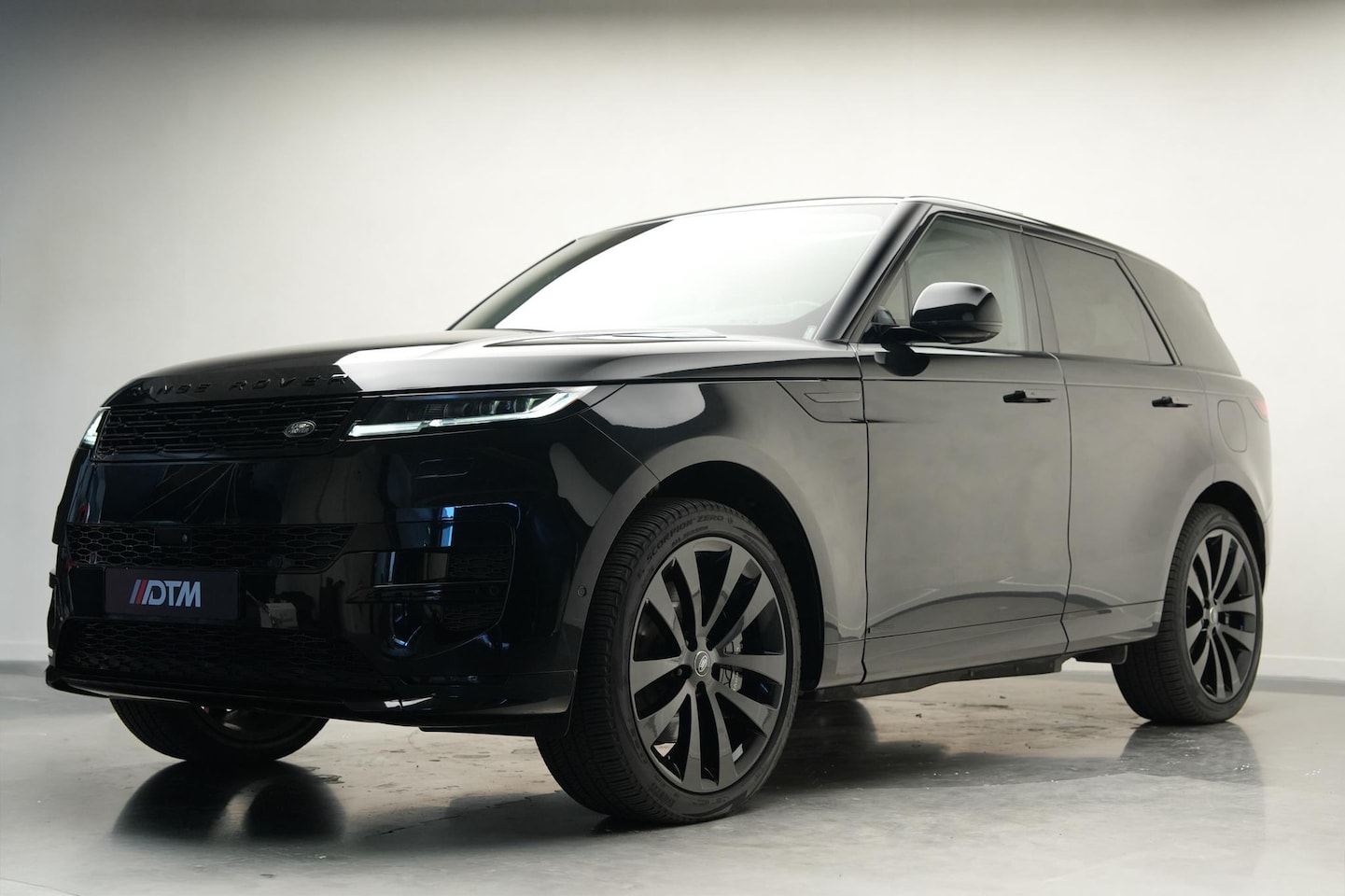 Land Rover Range Rover Sport - 3.0 P510e First Edition | Rearseat Entertainment | Panorama - AutoWereld.nl
