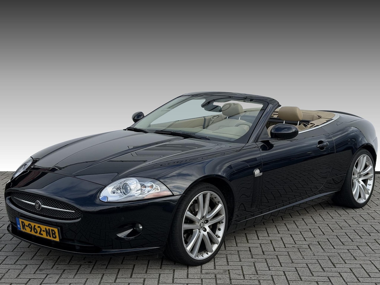 Jaguar XK - 4.2 V8 Convertible LEDER | DEALER ONDERHOUDEN | NAVI - AutoWereld.nl