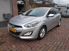 Hyundai i30 - 5drs 16 gdi bj 2015 apk 5-27 1.6 GDI i-Motion