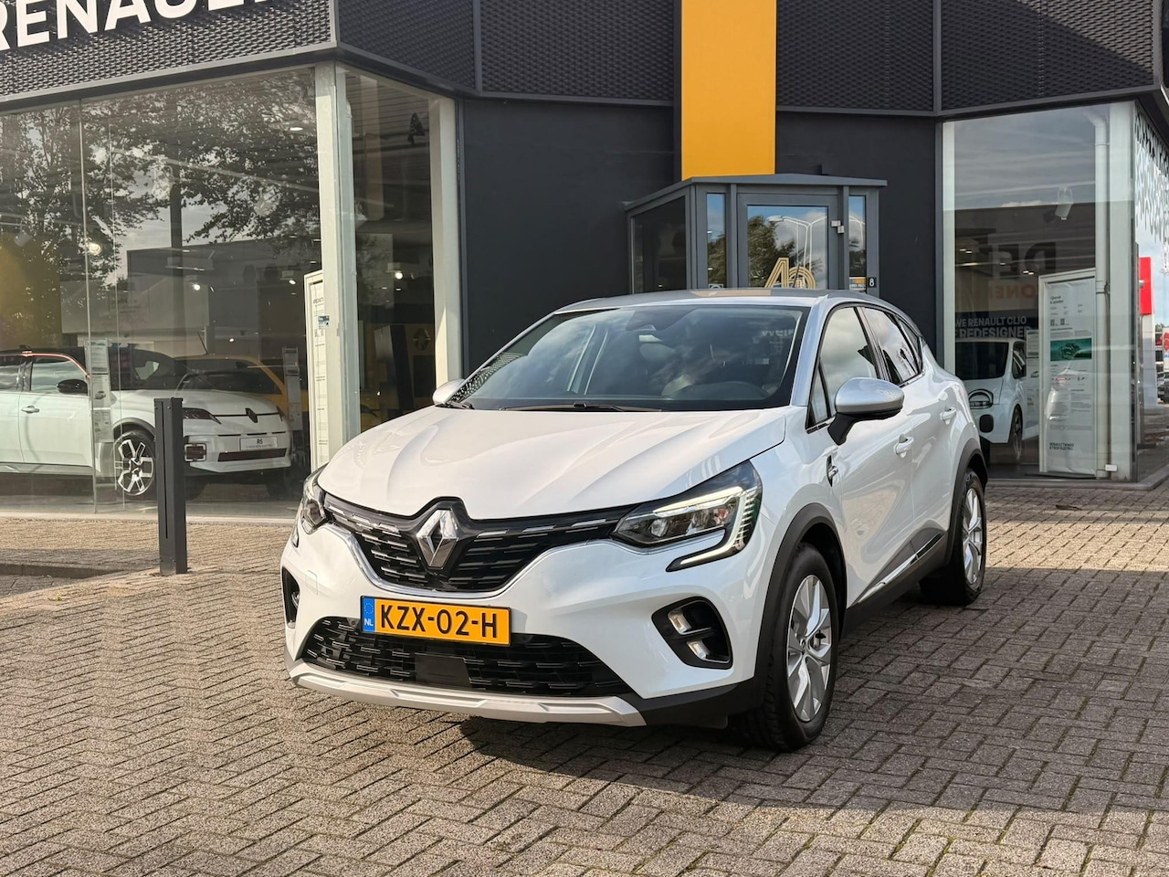 Renault Captur - E-Tech Hybrid 145 Intens | 360° Camera | Apple Carplay/Android Auto | DAB | - AutoWereld.nl