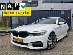 BMW 5-serie - 520i High Executive M-PAKKET |Leder|Harman Kardon|Head-Up Display | 20 inch |2e eigenaar