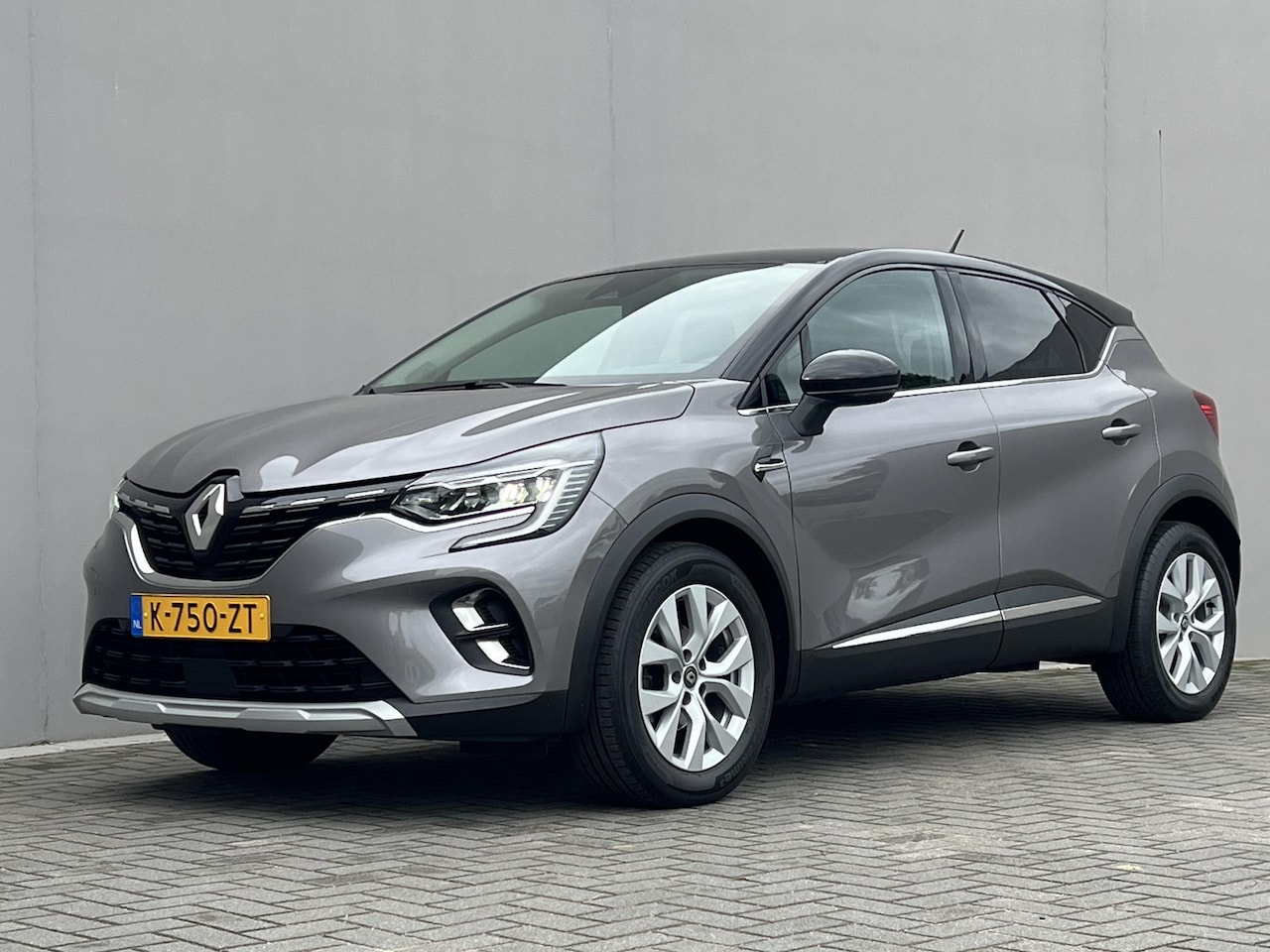Renault Captur - 1.0 TCe 90 Intens / Navigatie via Apple Carplay  Android / Climate Control / 17" LM wielen - AutoWereld.nl