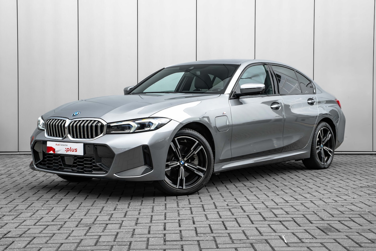 BMW 3-serie - 330e M Sport Edition 292PK | M-Sport | Laser LED Koplampen | Elek. Stoelen Incl. geheugen - AutoWereld.nl
