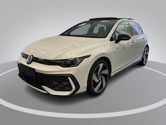 Volkswagen Golf - 1.5eHybrid/272PK DSG GTE · Panoramadak · Camera · Inklap. Trekhaak · Leder · Garantie t/m
