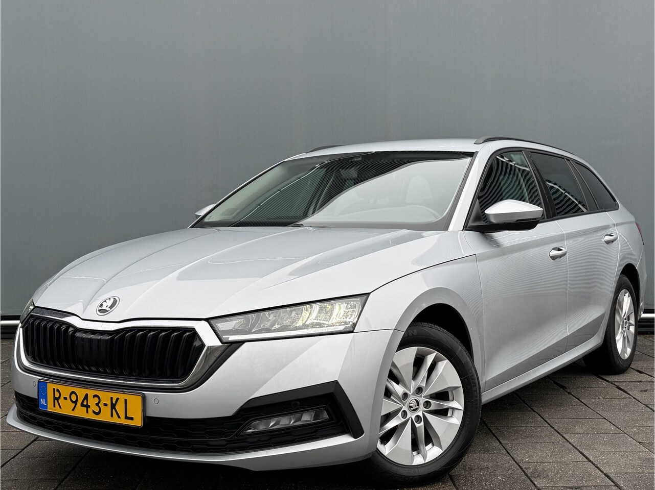 Skoda Octavia Combi - BWJ 2022 | 1.0TSI 111PK Business Ed | CLIMA | NAVI | PDC | PRIVACY GLASS | CARPLAY | CRUIS - AutoWereld.nl
