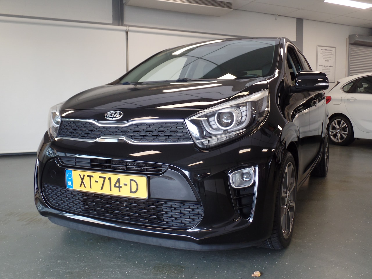 Kia Picanto - 5drs 1.0 CVVT Design Edition Navigatie, Achteruitrijcamera, Clima controle, Cruise control - AutoWereld.nl