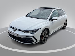 Volkswagen Golf - 1.4eHybrid 180kW/245PK GTE · Panoramadak · Dodehoeksensoren · Navigatie · Apple/Android Ca