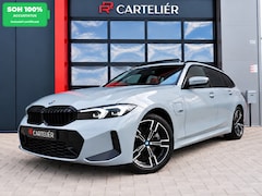 BMW 3-serie Touring - 330e M-Sport Brooklyn Grau | Pano | Leder | Head-Up | Camera | Carplay | Digital Dash | Co