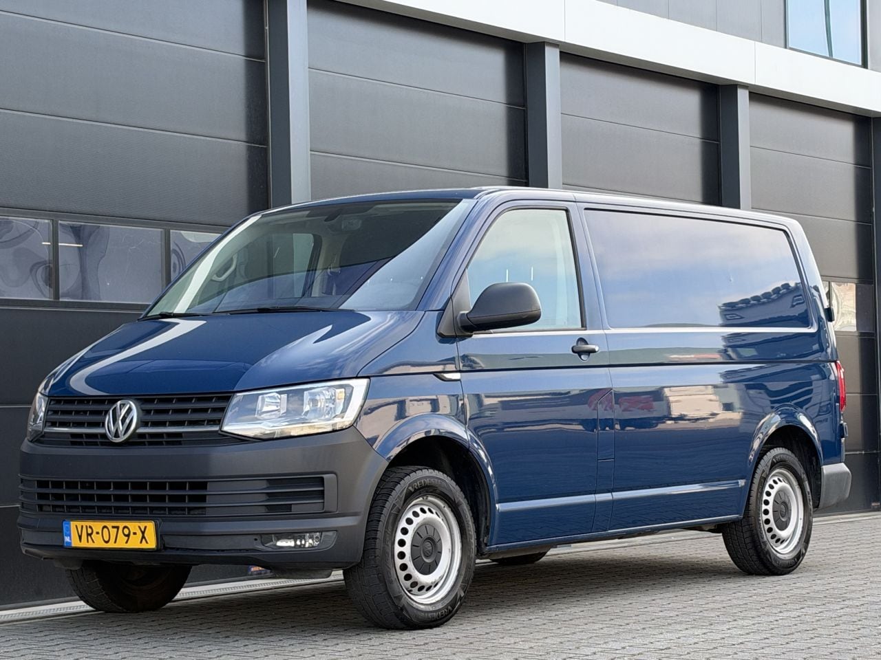 Volkswagen Transporter - 2.0 TDI 3-PERS Airco - AutoWereld.nl