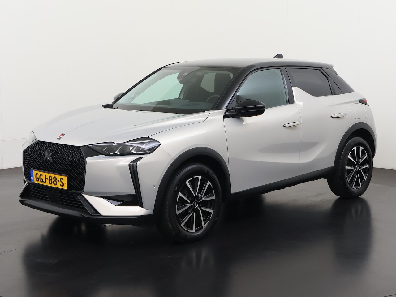 DS 3 - 1.2 Hybrid 136 Performance Line | Head-Up | 360 Camera | Dodehoek | Zondag Open! - AutoWereld.nl