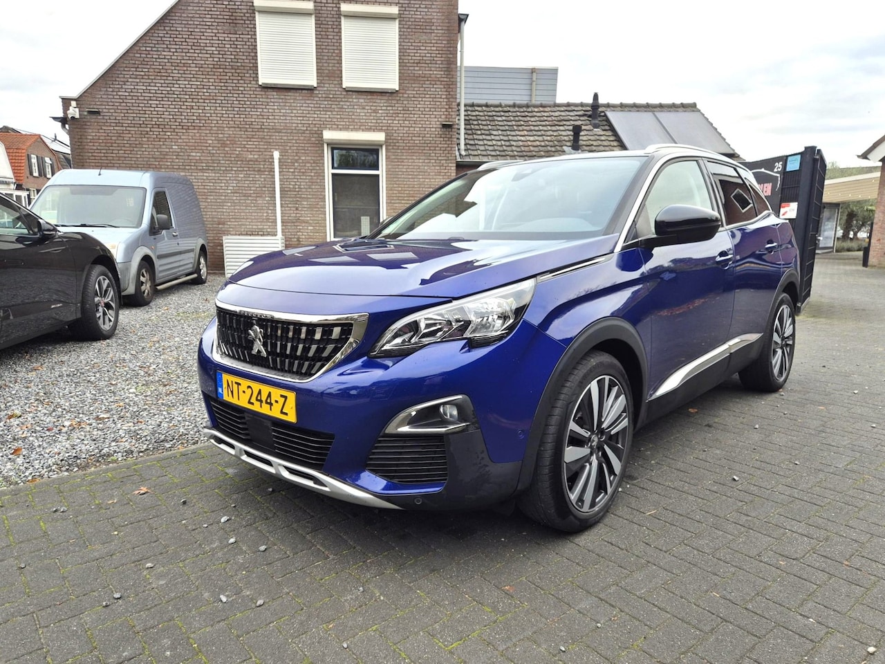 Peugeot 3008 - 1.2 PureTech Allure 5 Drs Navi Airco Cruise Panoramadak - AutoWereld.nl