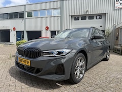 BMW 3-serie Touring - 320e | Facelift | Trekhaak Automatisch | Adaptieve Cruise Control | Sportstoelen |