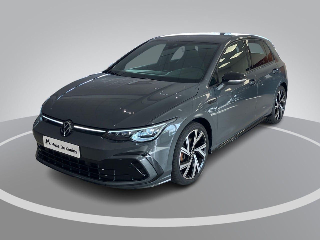 Volkswagen Golf - 1.5eTSI/150PK DSG R-Line · Navigatie · Camera + Parkeersensoren · Apple/Android Car Play · - AutoWereld.nl