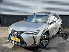 Lexus UX - 250h Executive Line Schuifkanteldak / Lederen interieur / Afneembare trekhaak / Full optio