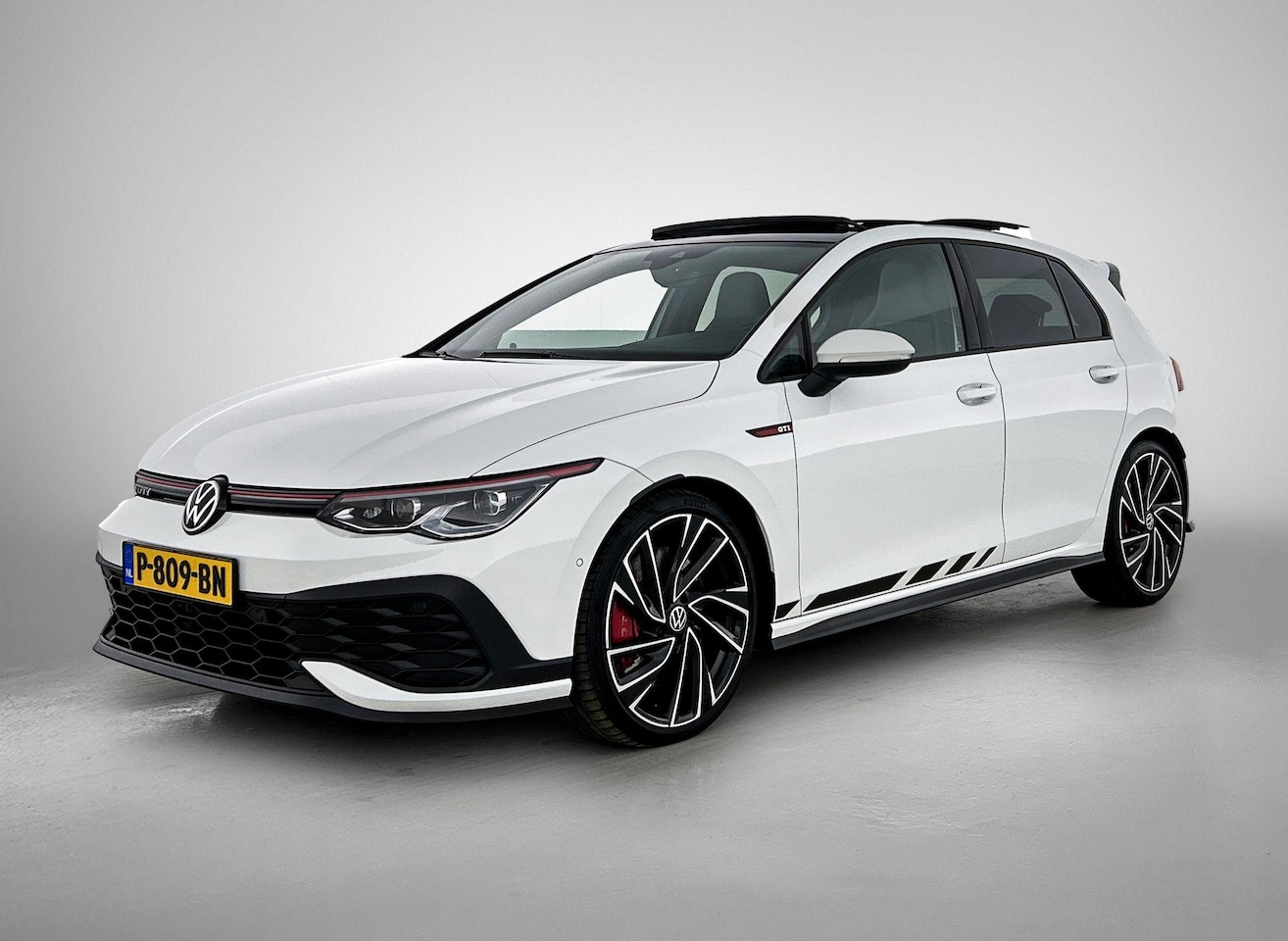 Volkswagen Golf - 2.0 TSI GTI CLUBSPORT | 301 PK | PANORAMADAK | STOELVERWARMING | STOELVENTILATIE | MEMORY - AutoWereld.nl