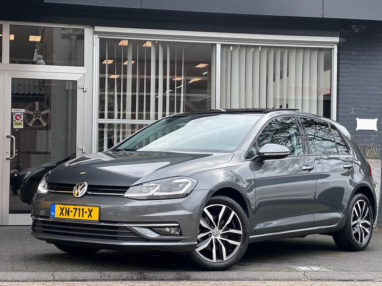 Volkswagen Golf - 1.5 TSI Highline Business R AUTO / ACC / VIRTUAL / PANO - AutoWereld.nl