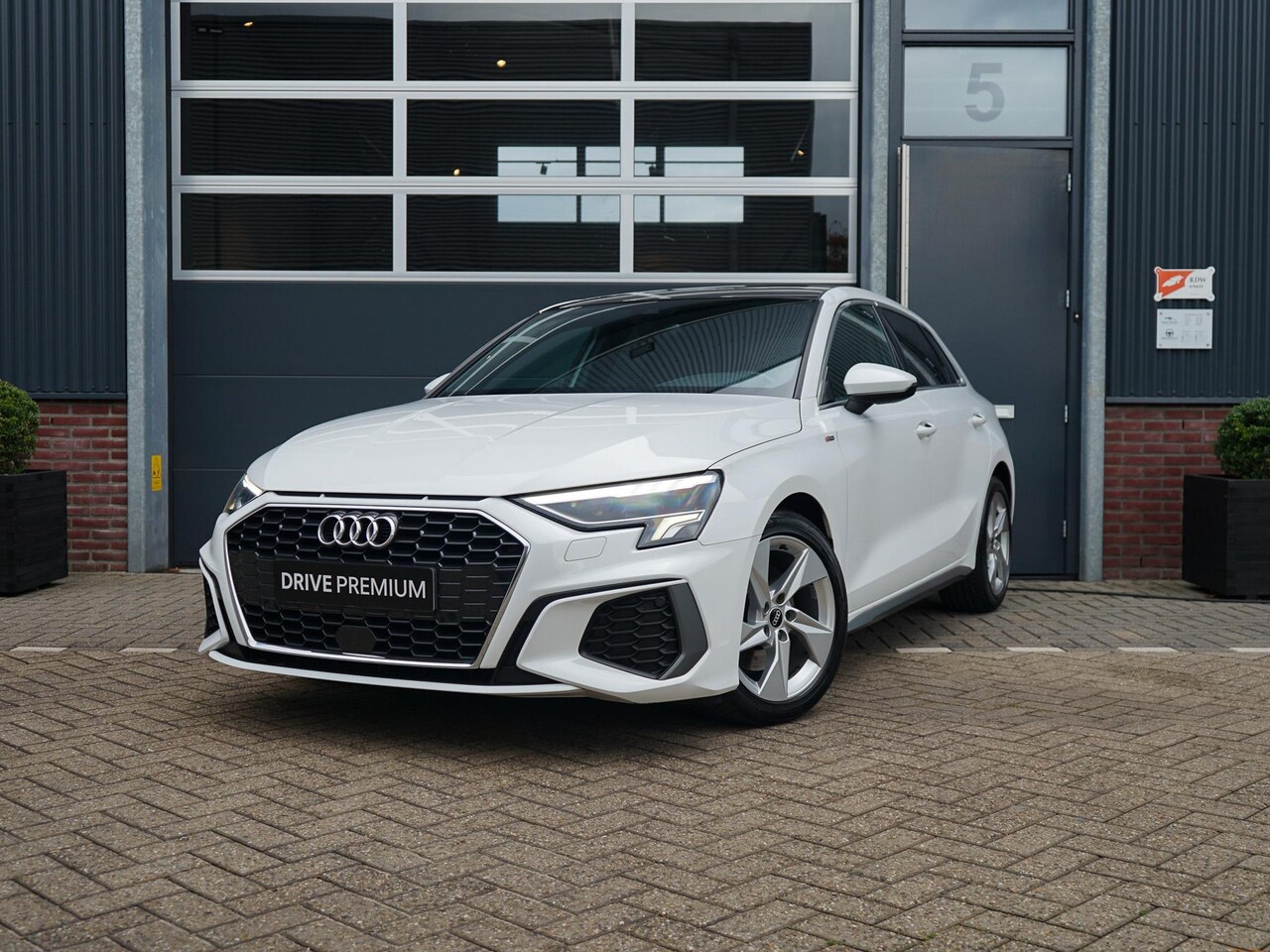 Audi A3 Sportback - 30 TFSI S-Line - AutoWereld.nl