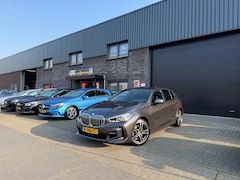 BMW 1-serie - 116d Executive | AUTOMAAT | CARPLAY | LED | SFEERVERLICHTING | CRUISE |