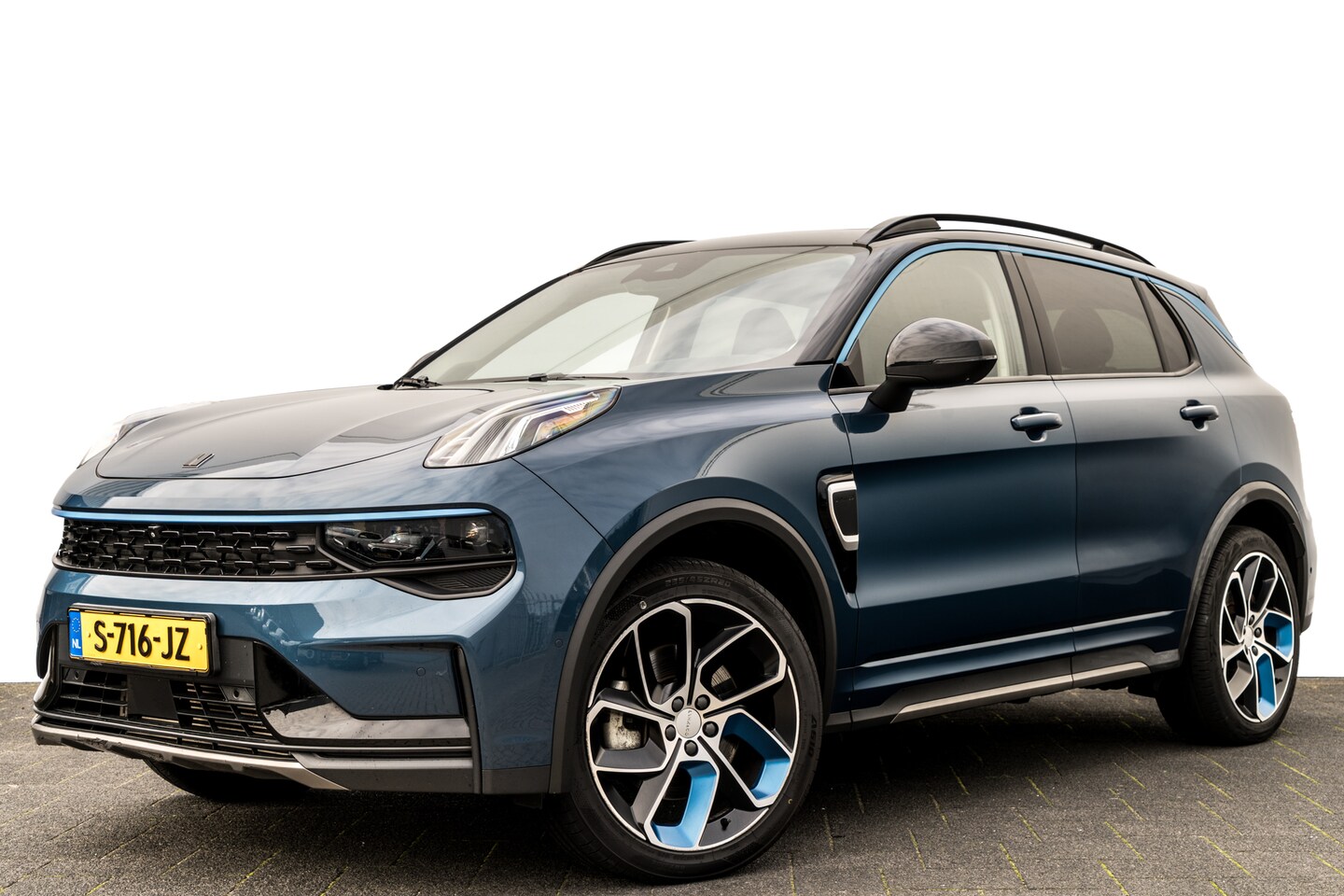 Lynk & Co 01 - 1.5 Plug-in Hybrid 262 Pk | Panoramadak | 75 km Elektrisch | 360 Camera | Full Map Navi | - AutoWereld.nl