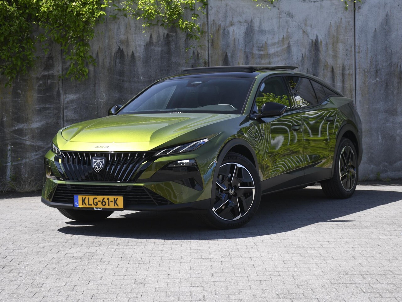 Peugeot e-408 - GT Exclusive 58 kWh 214pk Automaat PANO | LEDER | 360° CAM. | 19''LM | ADAPT. CC | STANDKA - AutoWereld.nl