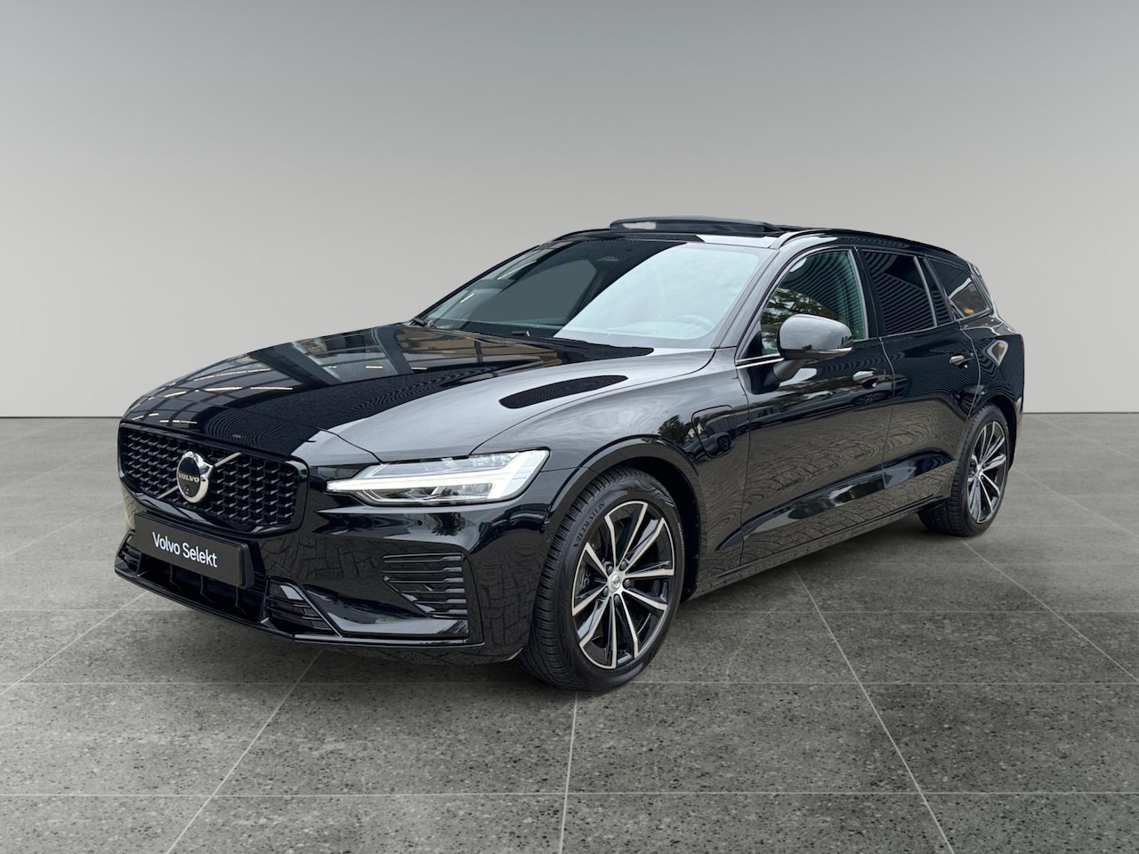 Volvo V60 - T8 Plug-in hybrid AWD Plus Dark - AutoWereld.nl