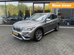 BMW X1 - sDrive20i High Exe, Pano, Keyless, HUD, LED, Leer, Trekhk Afn, Stoelverw, Camera, Harman K