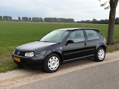 Volkswagen Golf - 4 Edition 1.4 16V Airco slechts 115000km