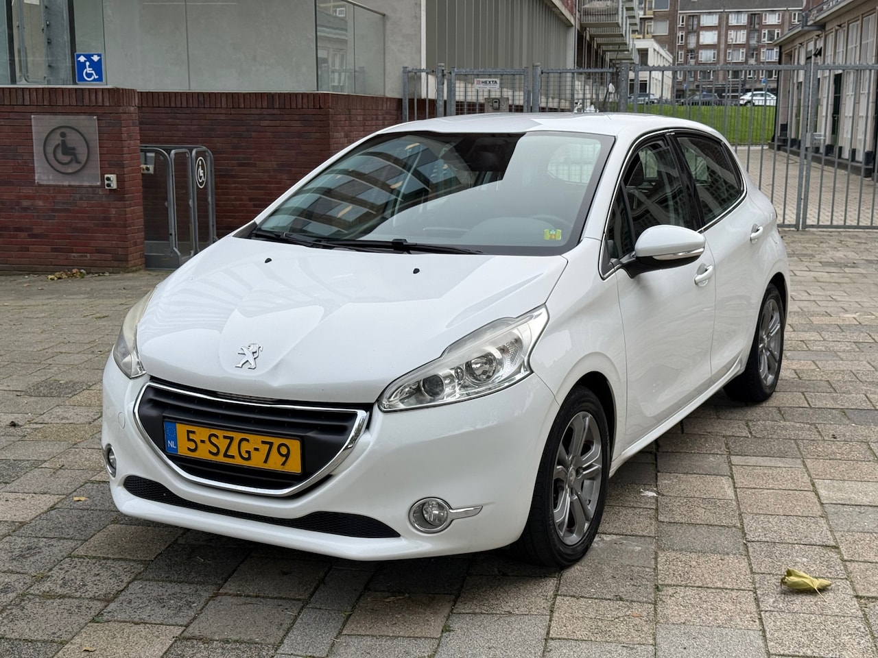 Peugeot 208 - 1.2 Vti Allure 1.2 VTi Allure, APK, AIRCO - AutoWereld.nl
