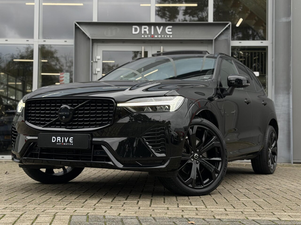Volvo XC60 - 2.0 T8 455 PK Plug-in hybrid AWD Ultra Black Ed. |Luchtvering|Nappa/Massage/Ventilatie|Tre - AutoWereld.nl