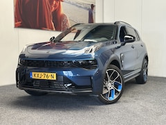 Lynk & Co 01 - 1.5 6.6kW FACELIFT ZWARTE HEMEL 360 CAMERA ADAPTIVE CRUISE CONTROL PANORAMA SCHUIF/KANTELD