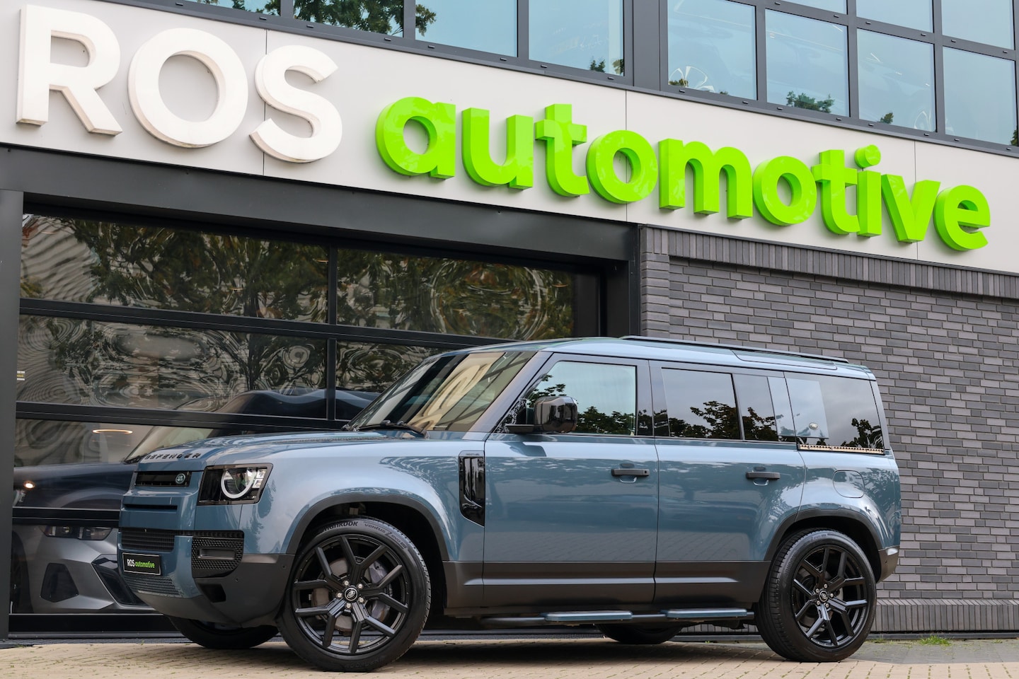 Land Rover Defender 110 - 2.0 P400e 110 X-Dynamic S | BTW | HERITAGE | ACC | 360 | STOEL& STUURVERWARMING | - AutoWereld.nl