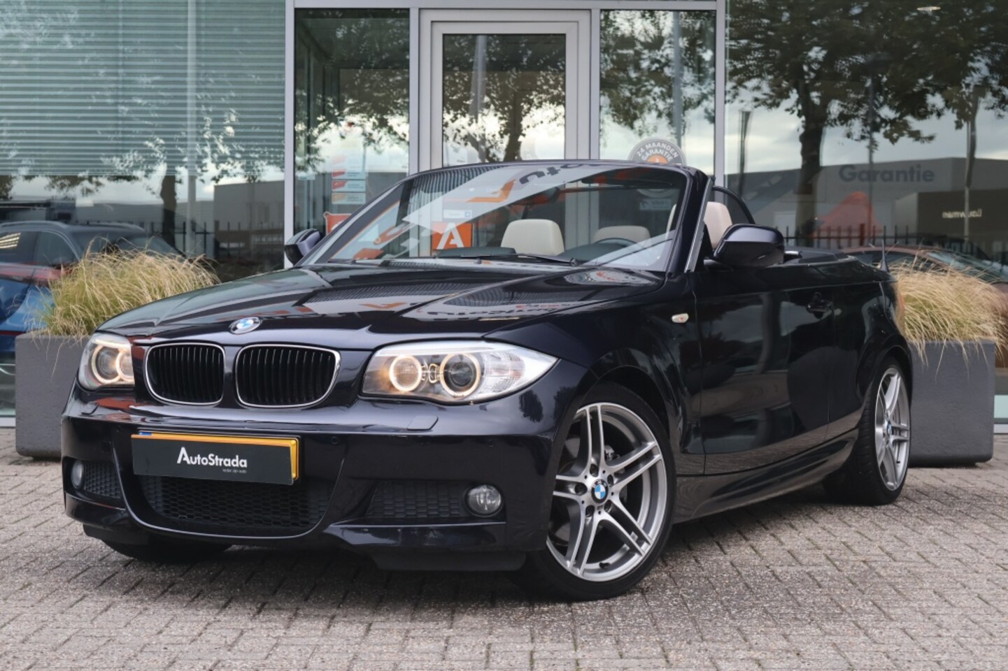 BMW 1-serie Cabrio - (e87) 2.0 120I M-SPORT I Navi I HarmanKardon I Leder I Stoelverwarming I ZEER NETTE STAAT - AutoWereld.nl