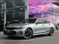 BMW 3-serie - 330e M Sport Automaat / Schuif-kanteldak / Sportstoelen / Parking Assistant Plus / Adaptie