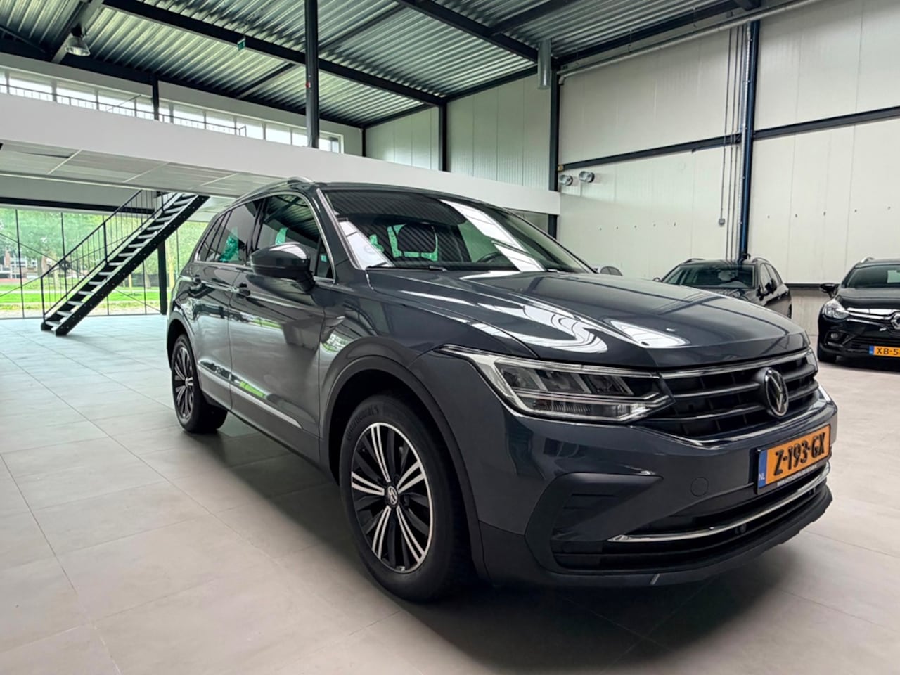 Volkswagen Tiguan - 1.5 TSI R-Line Business 1.5 TSI R-Line Business - AutoWereld.nl