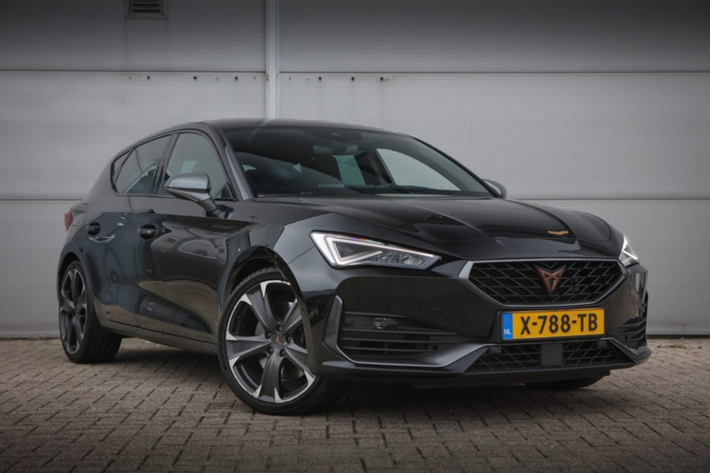 CUPRA Leon - 2.0 TSI 300 PK DSG | 2023 | ACC | Camera | Navigatie | Stoel- & Stuurverwarming | BTW - AutoWereld.nl