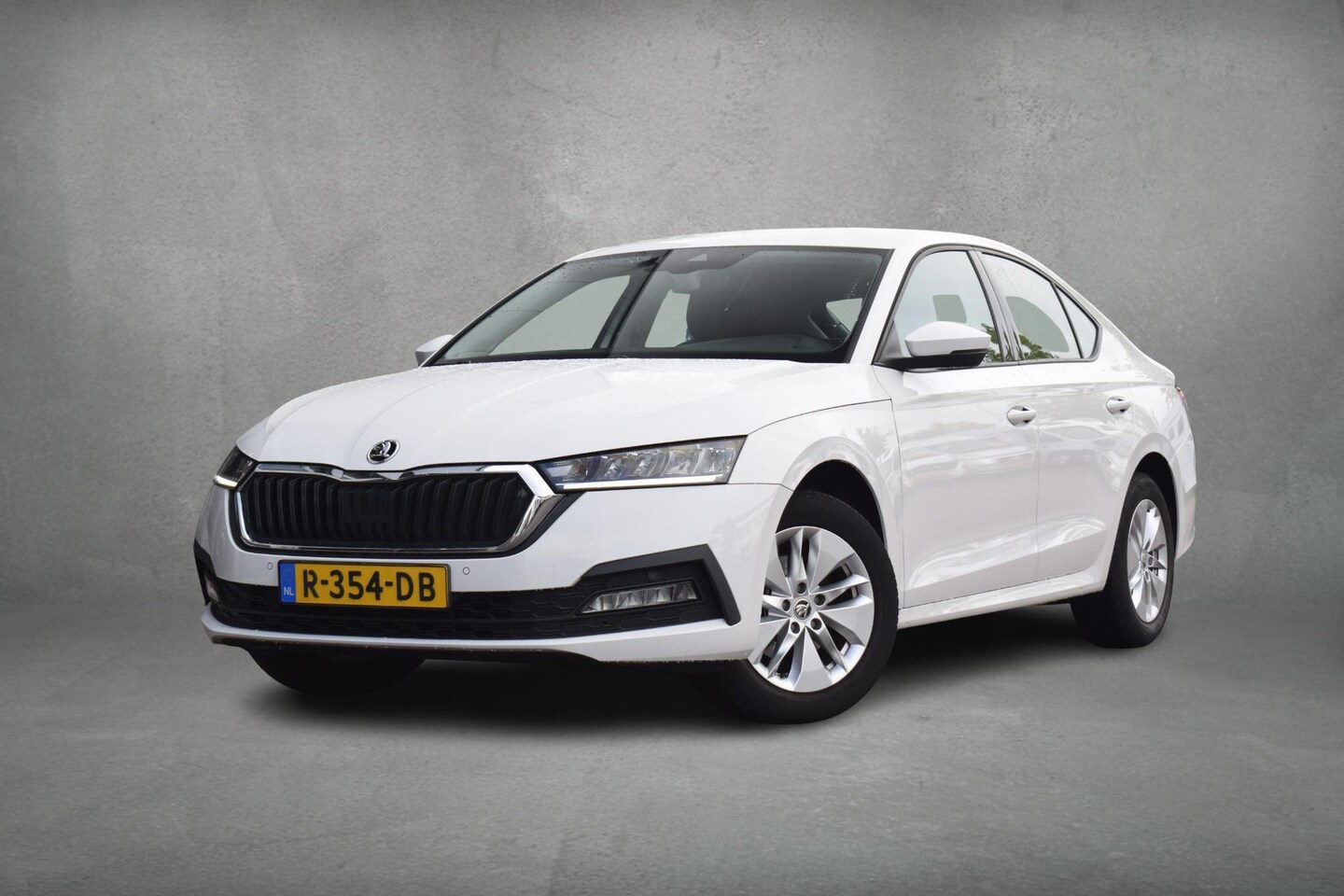 Skoda Octavia - 1.0 TSI Business Edition | Apple CarPlay | Sportstoelen | Climate | Cruise - AutoWereld.nl
