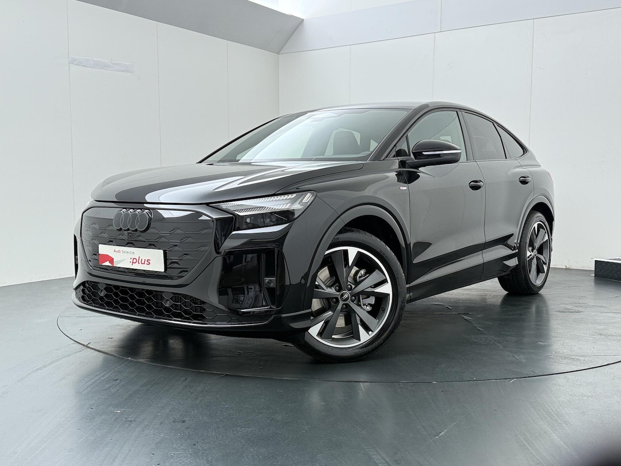 Audi Q4 Sportback e-tron - S edition performance 82 kWh | 286pk | Trekhaak | Optiek pakket zwart | Techniek pakket pl - AutoWereld.nl