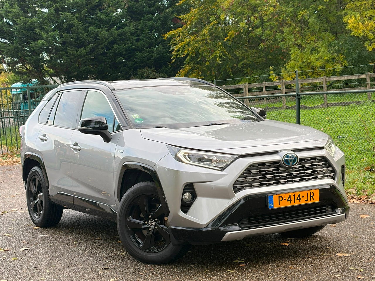 Toyota RAV4 - 2.5 Hybrid Bi-Tone /Trekhaak/Navi/Camera/Stoelverwarming/ - AutoWereld.nl