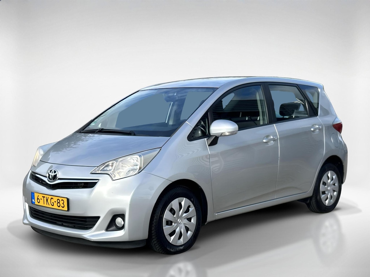 Toyota Verso S - 1.3 VVT-i Aspiration 1.3 VVT-i Aspiration - AutoWereld.nl