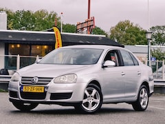 Volkswagen Jetta - 1.6 Comfortline Business- AUTOMAAT-NAP-AIRCO-SCHADEAUTO