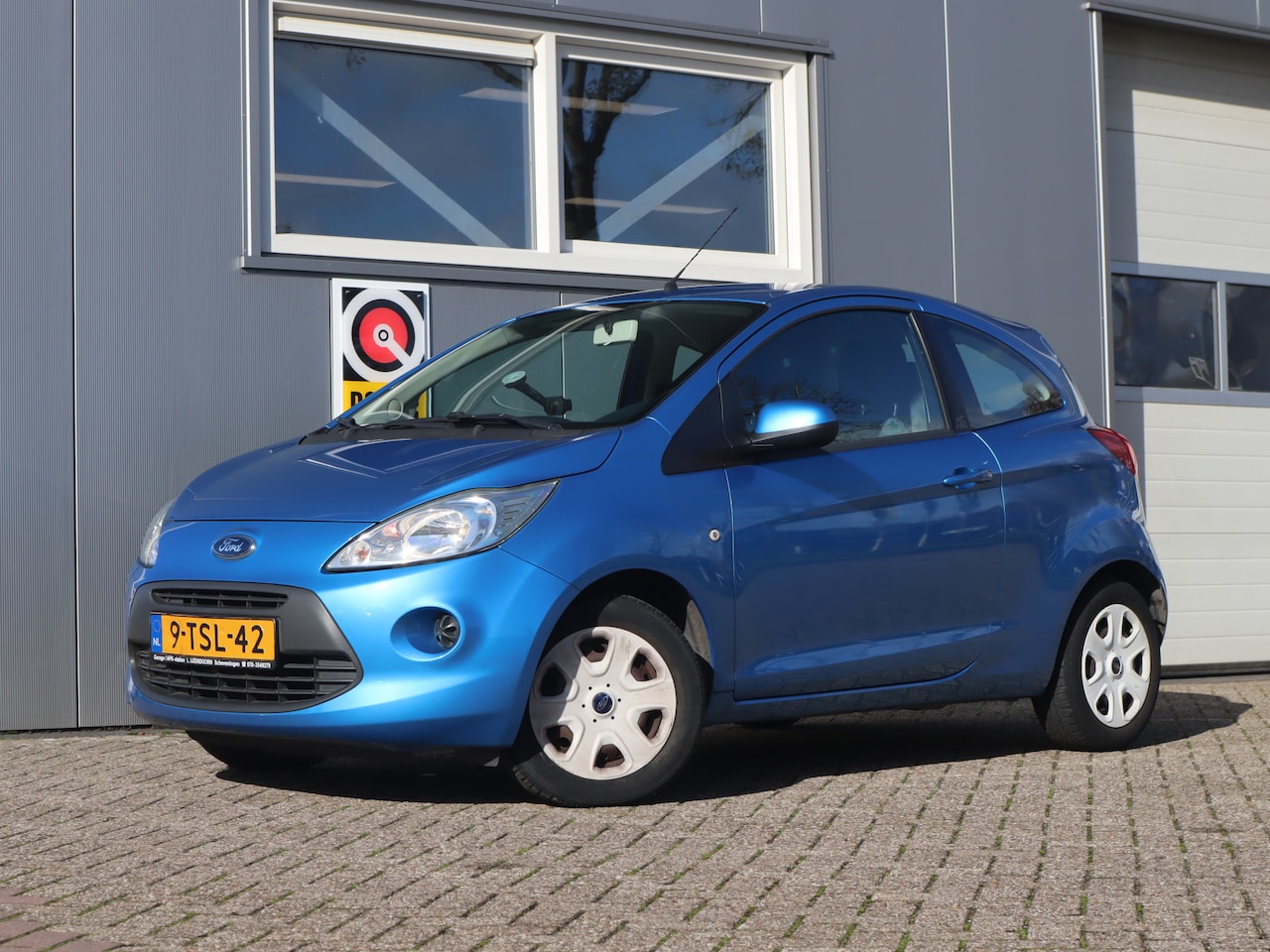 Ford Ka - 1.2 Style start/stop / Airco / Elektrische ramen / zomer en winter banden - AutoWereld.nl