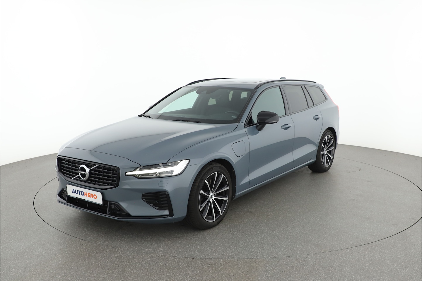 Volvo V60 - 2.0 T6 Plug-in hybrid AWD Plus Dark | RZ71958 | - AutoWereld.nl