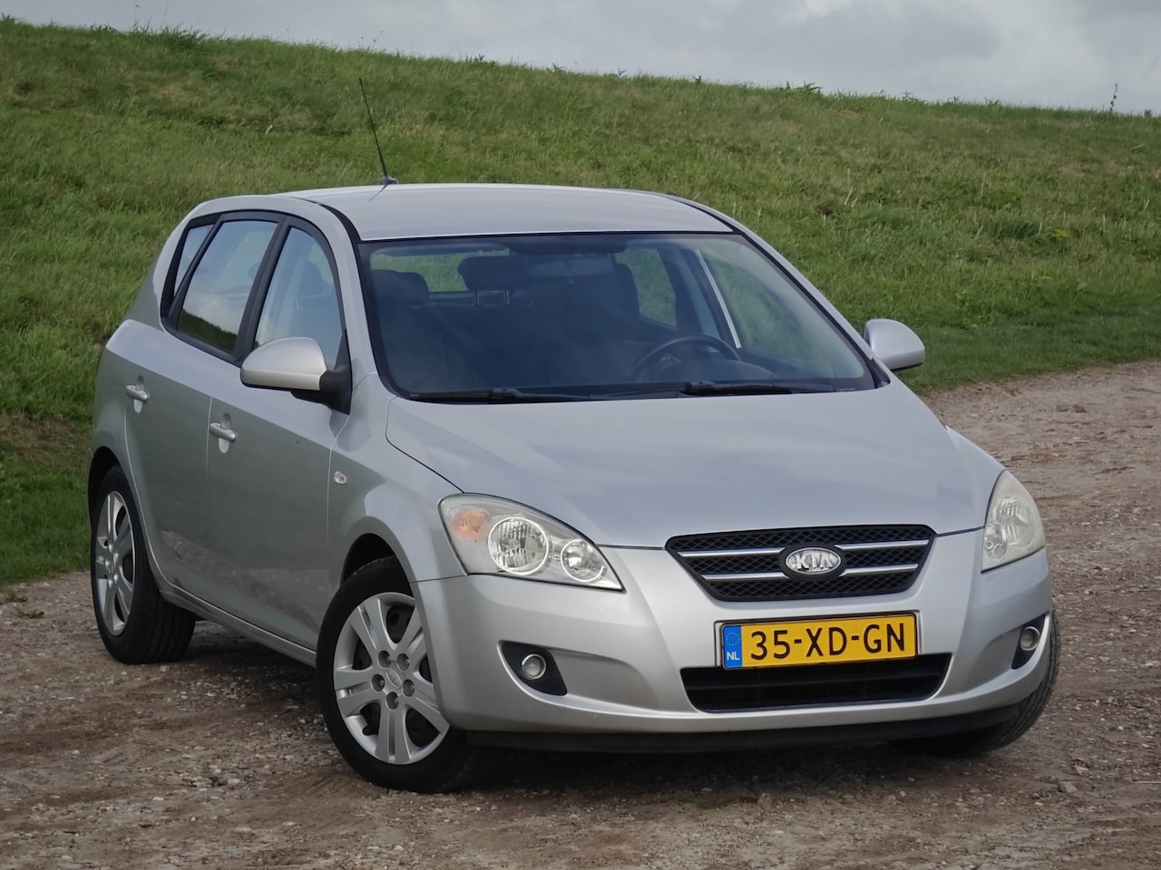 Kia Cee'd - 1.6 X-ecutive 1.6 X-ecutive - AutoWereld.nl