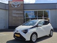 Toyota Aygo X - X-PLAY 5-DEURS Aygo 1.0 VVT-i x-play CAMERA AIRCO APPLE/ANDROID BLUETOOTH NL-AUTO DAB+