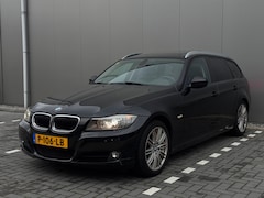 BMW 3-serie Touring - 320i High Executive | Panoramadak | Memory stoelen | Xenon | Trekhaak | Xenon | Onderhoudh